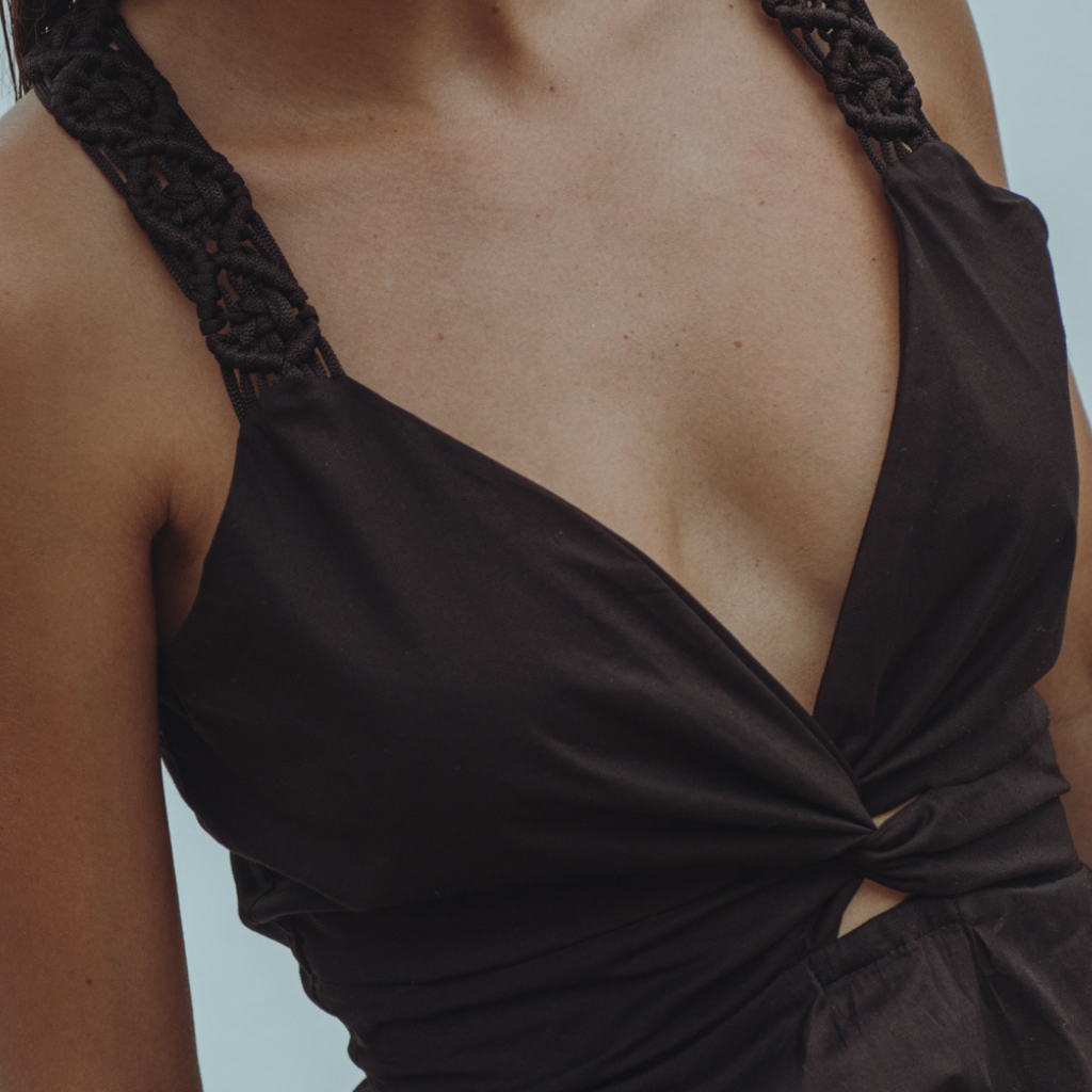 BLUSA NUDO STELLA MACRAME NEGRA